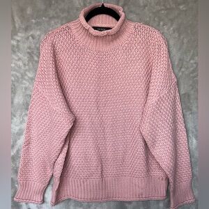 Womens Chunky Turtleneck Sweater. Medium